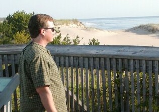 Click on pic to see Dan about to be shacked at his favorite EC break, IRIS, 9/28/02