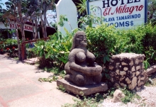 15_statue_woman.jpg